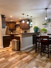 37 Dearborn Pl, Unit 92 in Goleta, CA - Foto de edificio - Building Photo