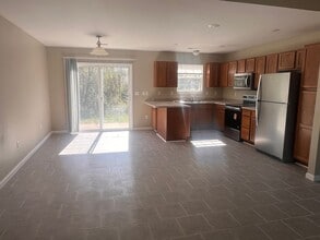 24259 Tanglewood Rd in St. Robert, MO - Building Photo - Building Photo