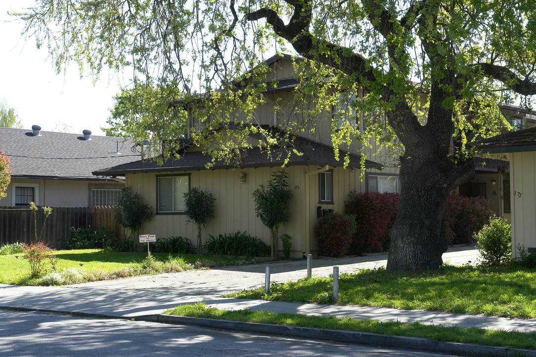 175 Poplar Ave in Redwood City, CA - Building Photo