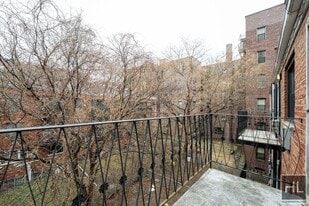 72 DRIVE, Unit 3 in Queens, NY - Building Photo
