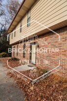 4003 Valley View Dr NE in Knoxville, TN - Building Photo