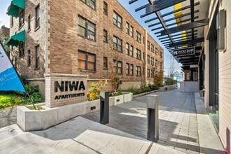 Niwa Apartments | Modern City Living in Lower Queen Anne | Affordable New Rates! in Seattle, WA - Foto de edificio - Building Photo