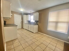 1805 38th St in Lubbock, TX - Building Photo - Building Photo