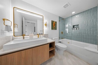 601 NE 1st Ave, Unit 4610 in Miami, FL - Building Photo - Building Photo