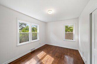 6308 W 81st St in Overland Park, KS - Foto de edificio - Building Photo