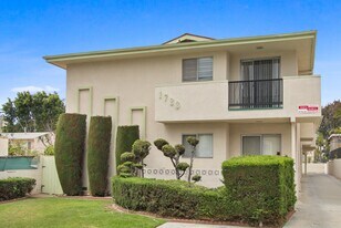 1723 Barrington in prime West LA! in Los Angeles, CA - Building Photo