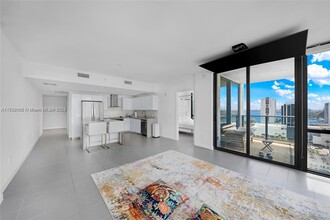 1600 NE 1st Ave, Unit #2206 in Miami, FL - Building Photo - Building Photo