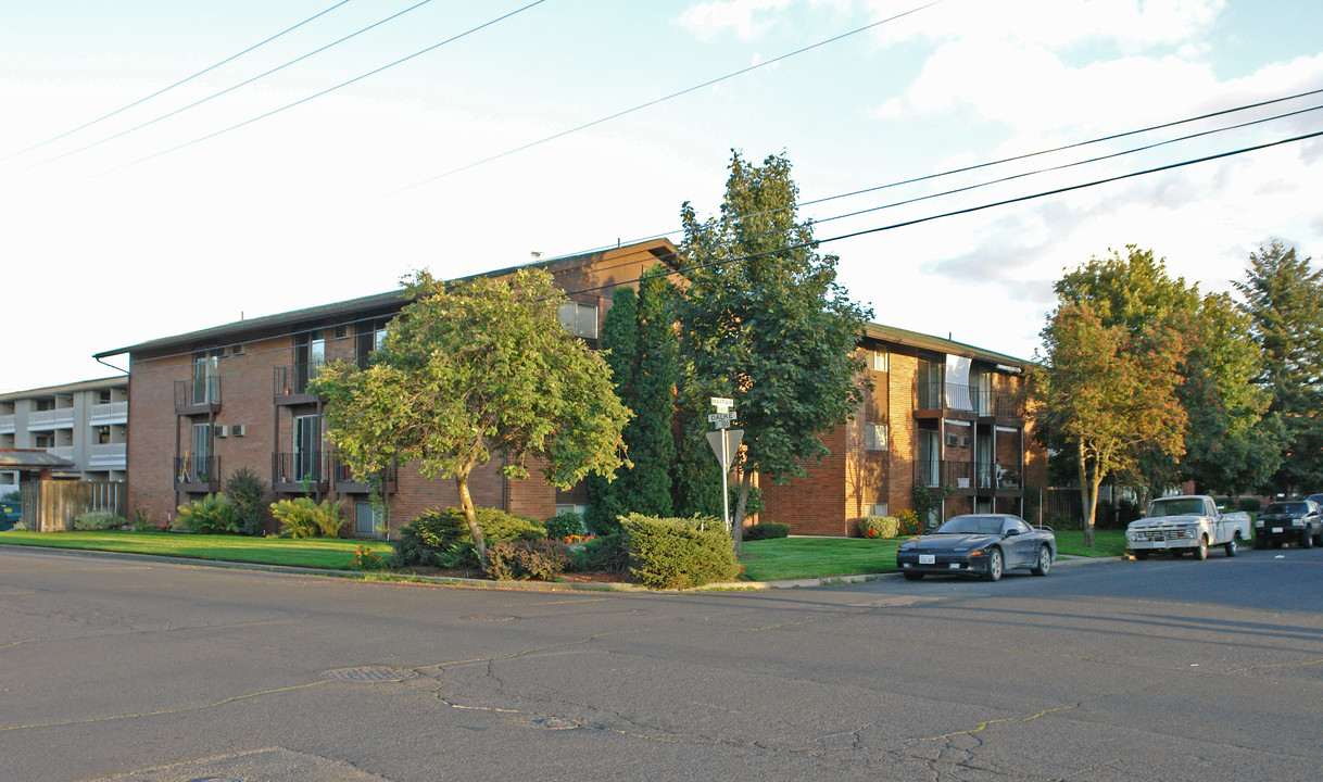 Mayfair Apartments in Spokane, WA - Building Photo