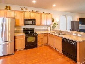 1470 NE Redspire Ln in Hillsboro, OR - Building Photo - Building Photo