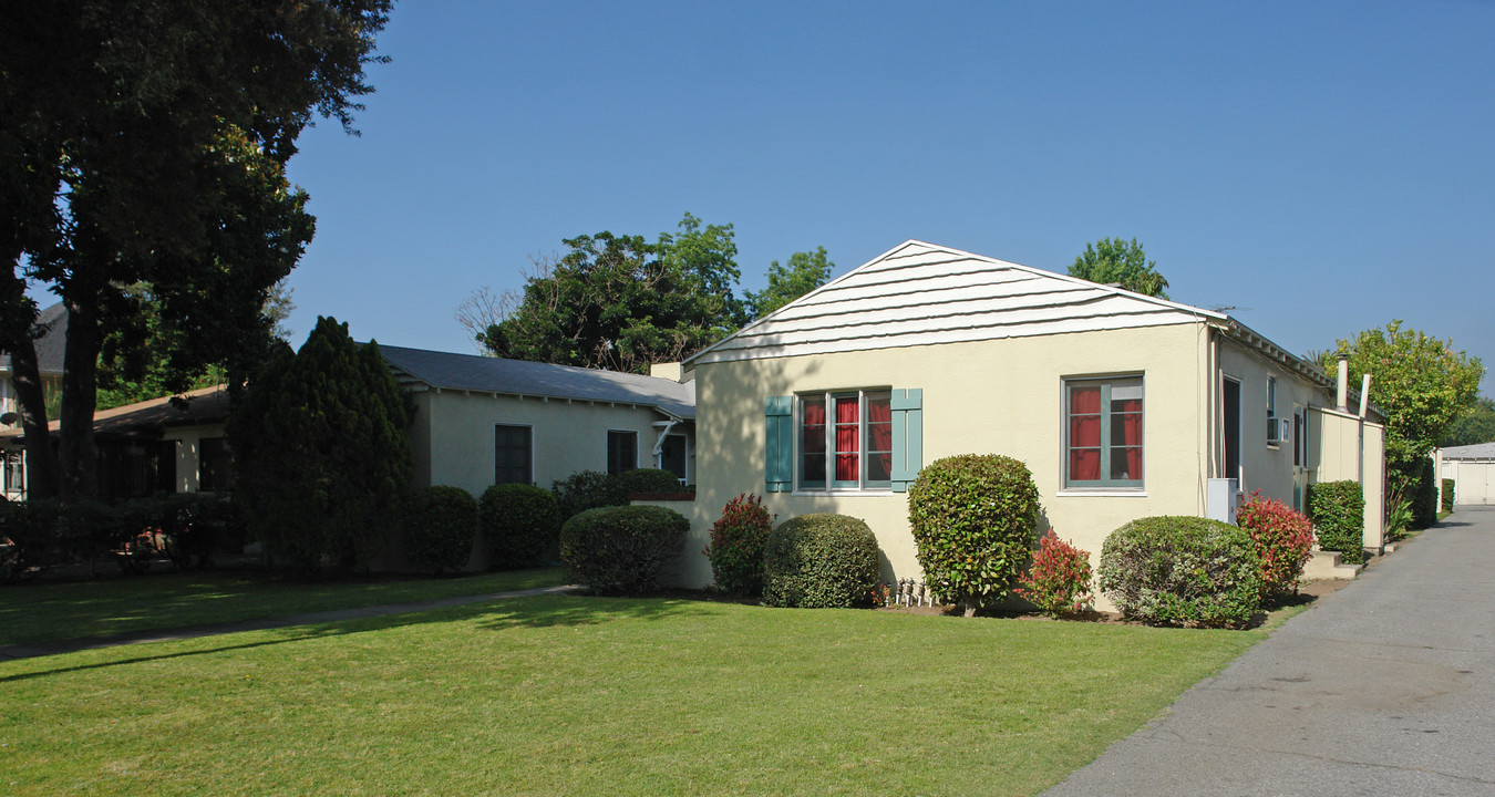 521 N Marengo Ave in Pasadena, CA - Foto de edificio