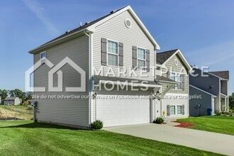 4722 Torrington Dr SE in Kentwood, MI - Building Photo - Building Photo