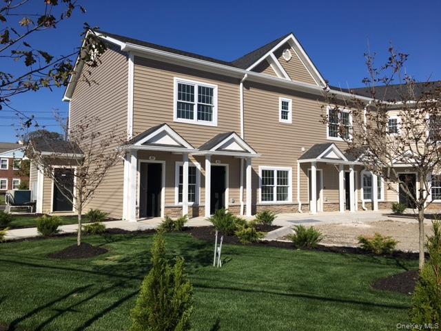 115 Evergreen St in West Babylon, NY - Foto de edificio - Building Photo