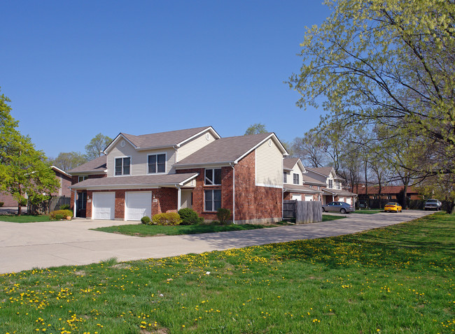 209 E Lake Ave in New Carlisle, OH - Building Photo - Building Photo