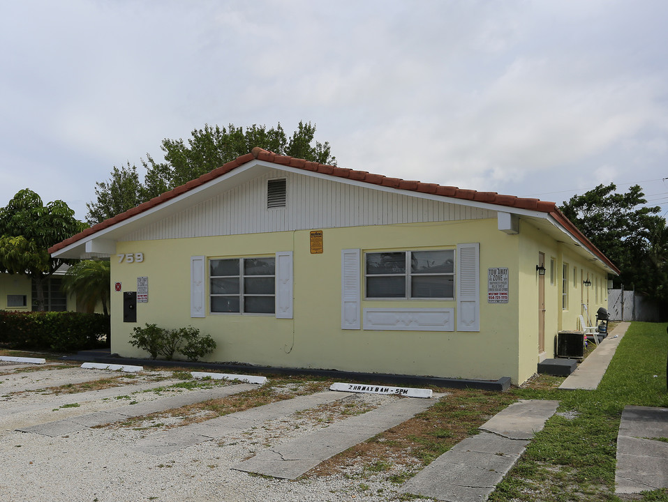 759 NE 13th Ct in Fort Lauderdale, FL - Building Photo