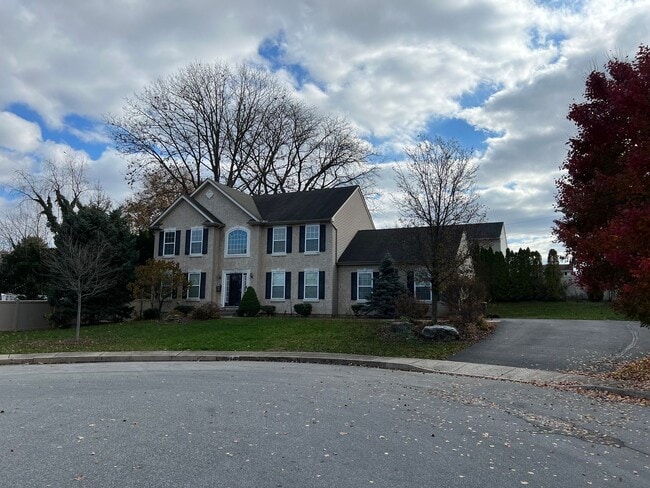 property at 1340 W Woodlawn St