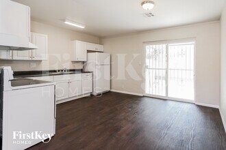 2128 Carver Ave in North Las Vegas, NV - Building Photo - Building Photo