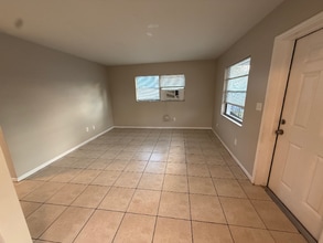 1407 S Madison Ave, Unit Apt A in Clearwater, FL - Foto de edificio - Building Photo