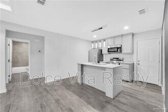 1001 W Sunset Valley St in Alton, TX - Building Photo - Building Photo