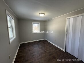 75 Ohio St, Unit 9 in Bangor, ME - Building Photo - Building Photo