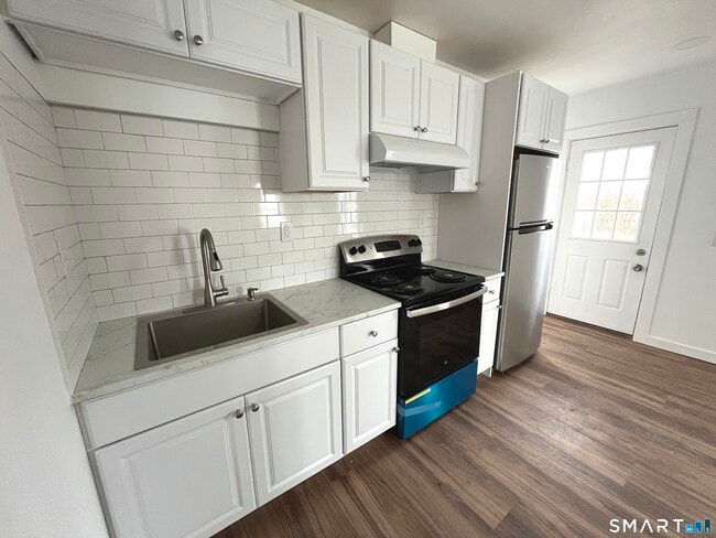 4 Orchard St in Danbury, CT - Building Photo - Building Photo