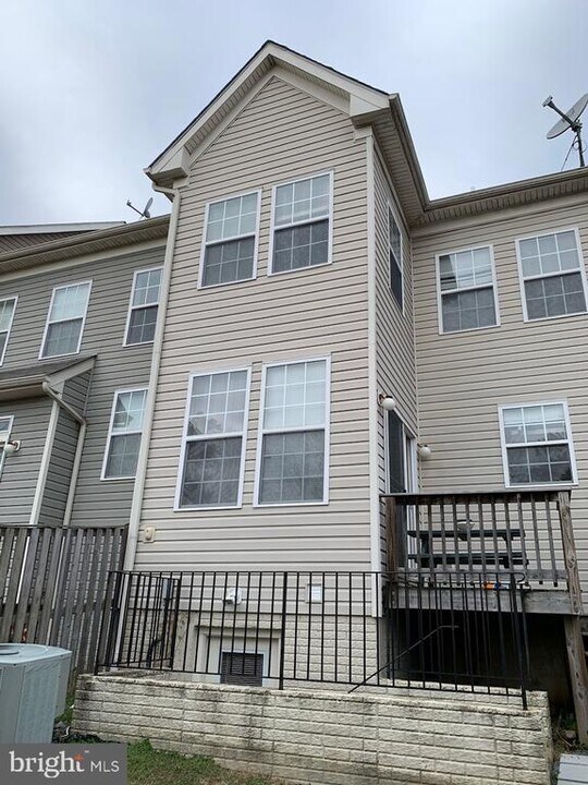 21910 Weeping Willow Ln in Lexington Park, MD - Building Photo