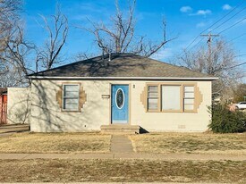 100 S Houston Ave in Portales, NM - Building Photo