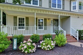 202 Coach Hovis Dr in Yorktown, VA - Building Photo - Building Photo