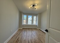 26 Bergen Ave, Unit 5 in Jersey City, NJ - Building Photo - Building Photo