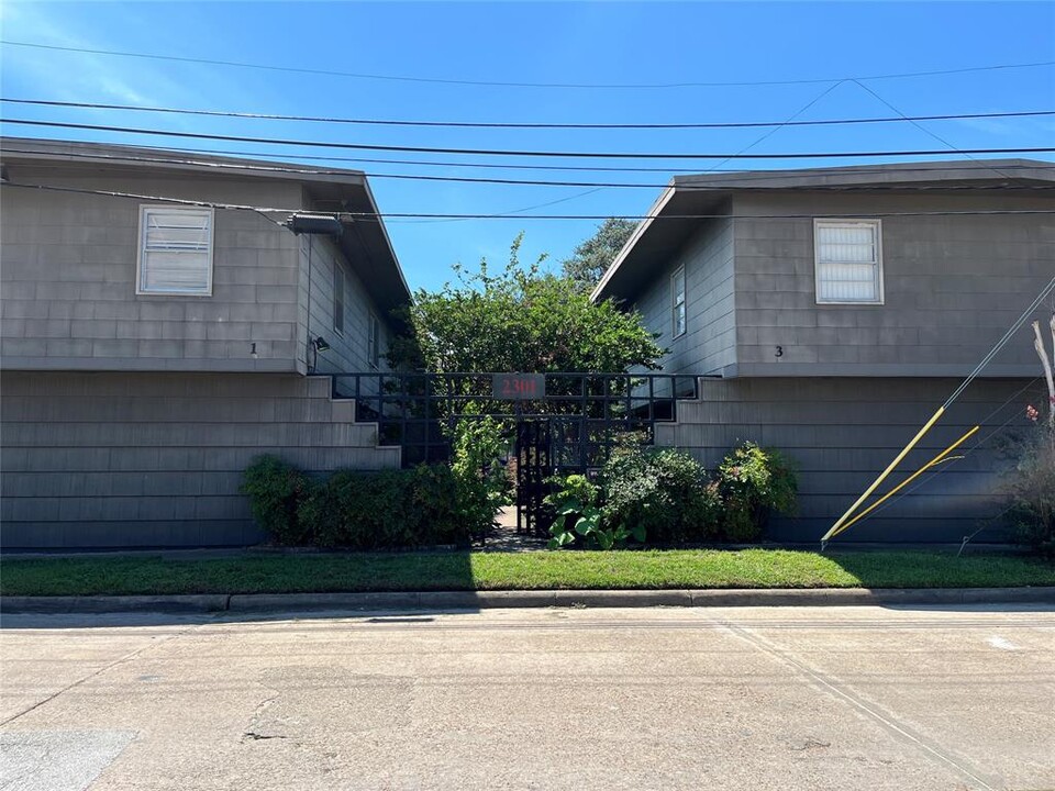 2301 Norfolk St in Houston, TX - Building Photo