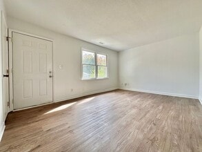 725 N Privette St in Zebulon, NC - Building Photo - Building Photo