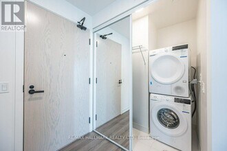 28 Interchange Wy in Vaughan, ON - Building Photo - Building Photo