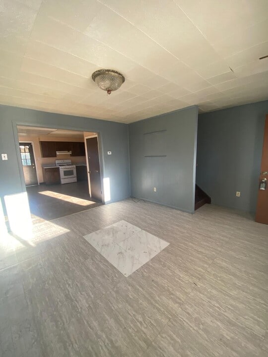 1632 4th Ave in New Kensington, PA - Building Photo