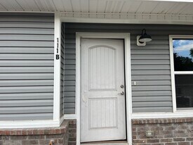 111 W 2nd St in Mulberry, AR - Building Photo