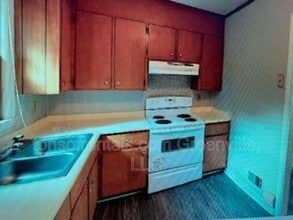 914 Cross Anchor Rd in Woodruff, SC - Building Photo - Building Photo
