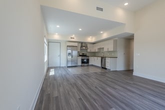 4464 Vista Del Monte Ave in Sherman Oaks, CA - Building Photo - Interior Photo