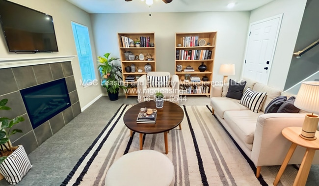 9456 N Baltimore Ave