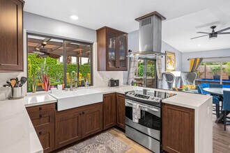 1289 E Caleta Way in Palm Springs, CA - Building Photo - Building Photo