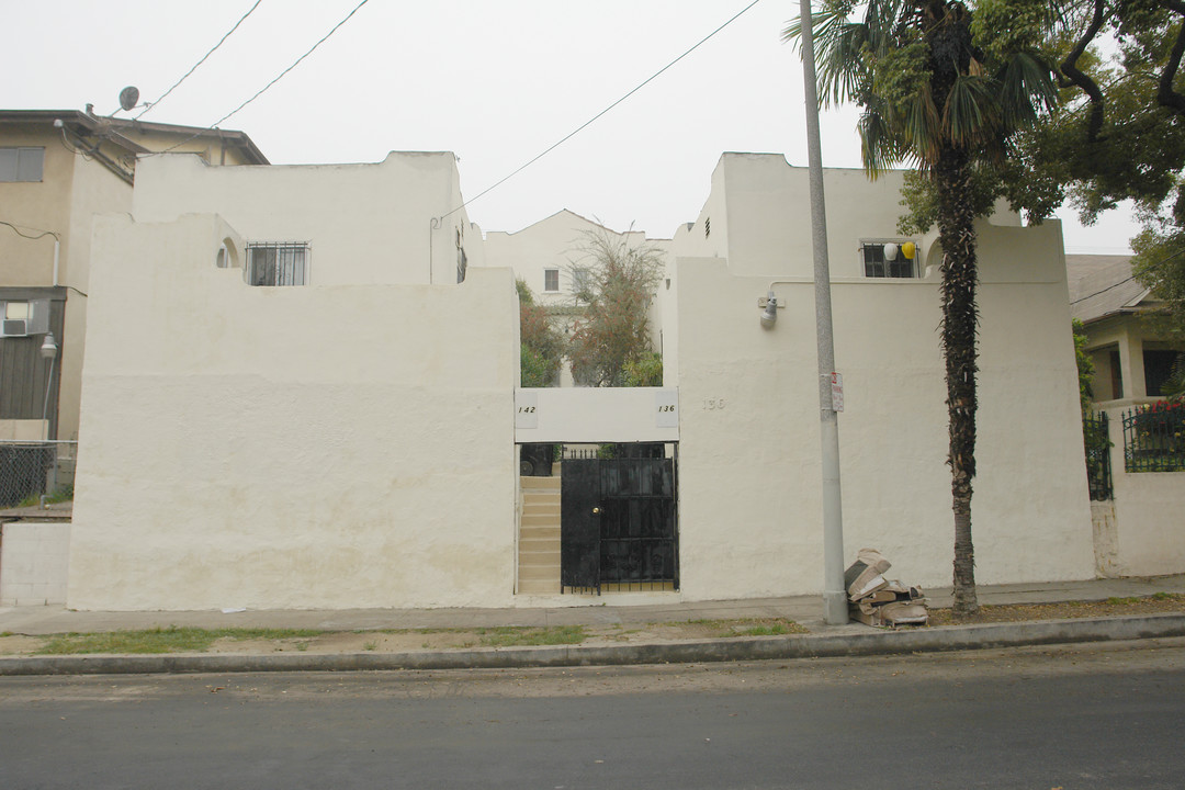 136-142 N Burlington Ave in Los Angeles, CA - Building Photo