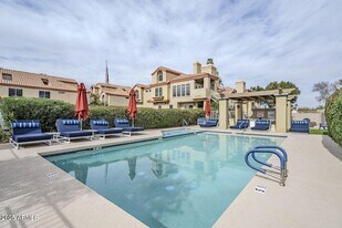 7675 E McDonald Dr in Scottsdale, AZ - Building Photo