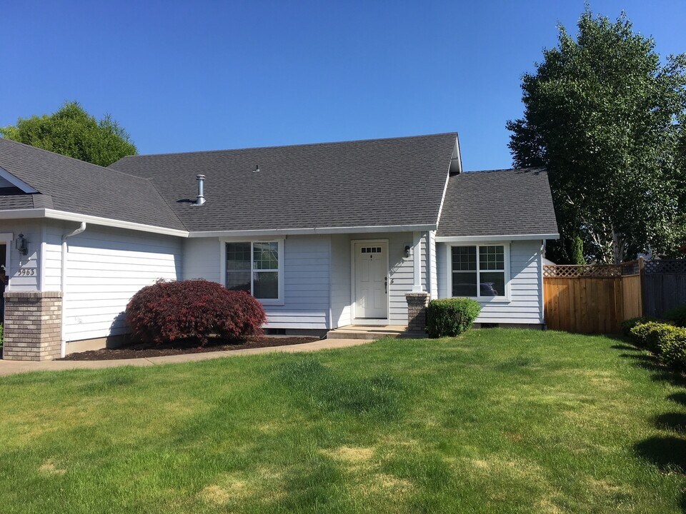 5963 Latour Ln in Eugene, OR - Building Photo