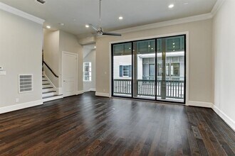 324 W 20th St in Houston, TX - Foto de edificio - Building Photo