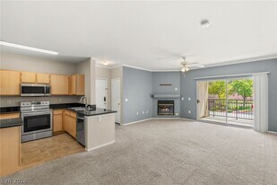 2900 Sunridge Heights Pkwy in Henderson, NV - Building Photo