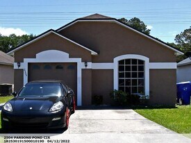 2504 Parsons Pond Cir in Kissimmee, FL - Building Photo