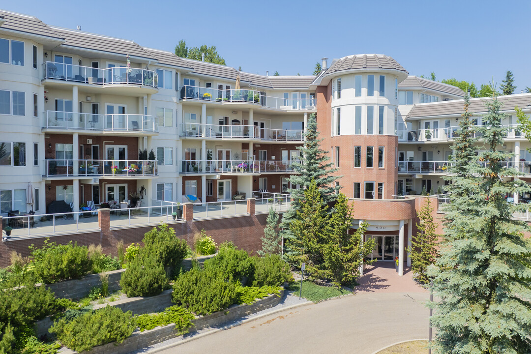 301 Patina Crt SW in Calgary, AB - Building Photo