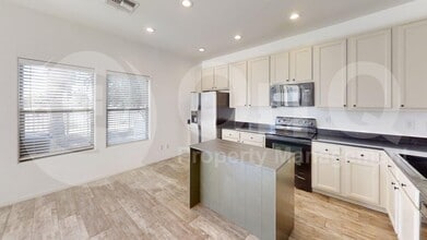 2604 S Southwind Dr in Gilbert, AZ - Building Photo - Building Photo