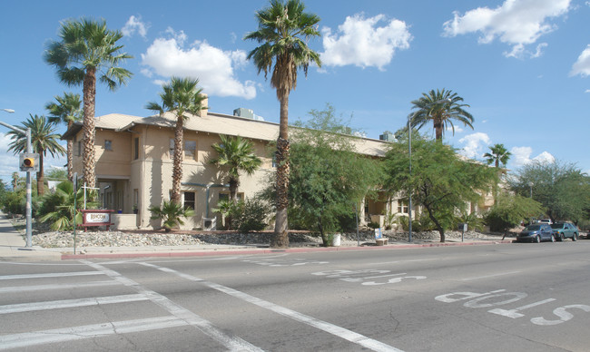 Rincon Apartments in Tucson, AZ - Foto de edificio - Building Photo