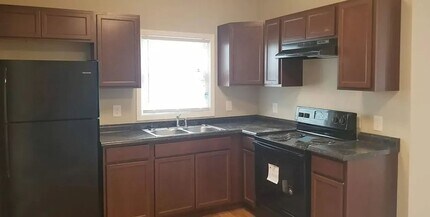 325 Hickory St in Lexington, KY - Building Photo - Building Photo