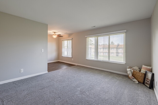 Woodridge Apartments in Livonia, MI - Foto de edificio - Interior Photo