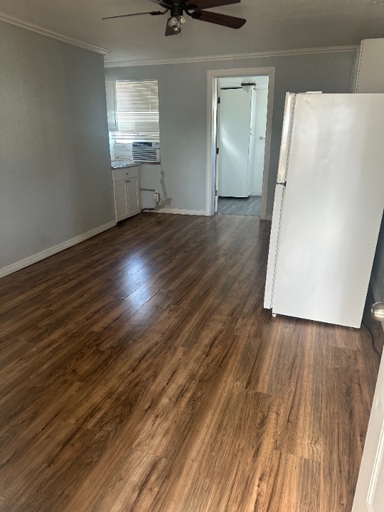 1895 N Tamiami Trl in North Fort Myers, FL - Building Photo