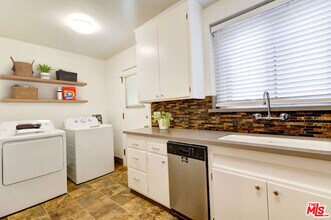 6549 W 86th Pl in Los Angeles, CA - Building Photo - Building Photo
